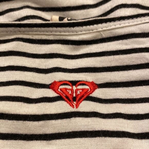 C Roxy Women’s Medium 2/3 Sleeve Stripes Wide Neck High Low Hem - Picture 7 of 7